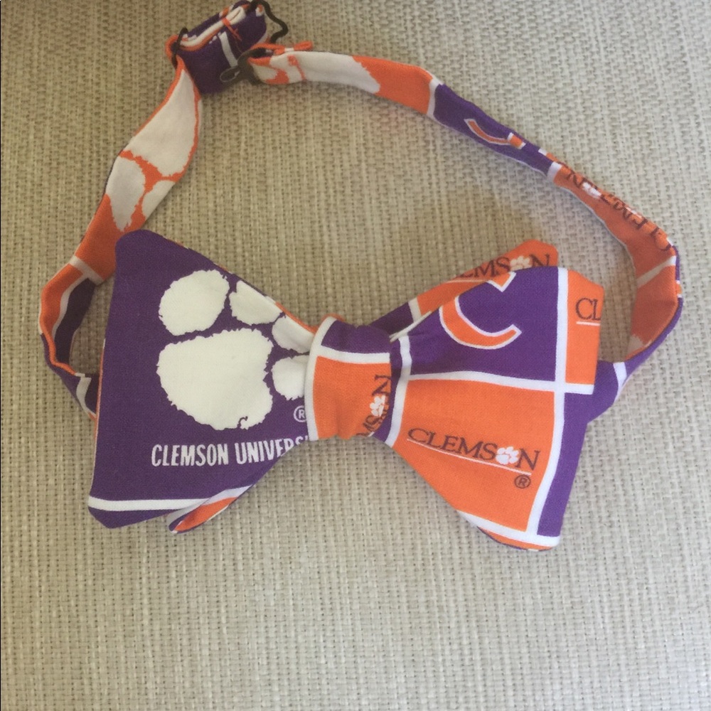Collegiate BowTie